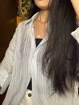 Snapshot of Nhinhi18 chatting on November 2025 01:53:02 PM Nhinhi18 online show from November 2025 01:53:02 PM