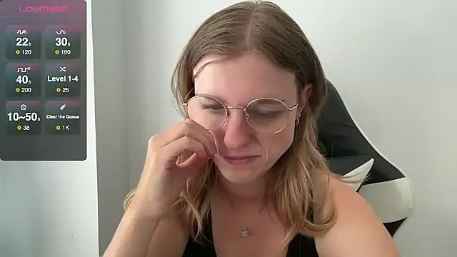 Snapshot of BustyKellyXXX chatting on September 2025 10:38:02 AM BustyKellyXXX online show from September 2025 10:38:02 AM