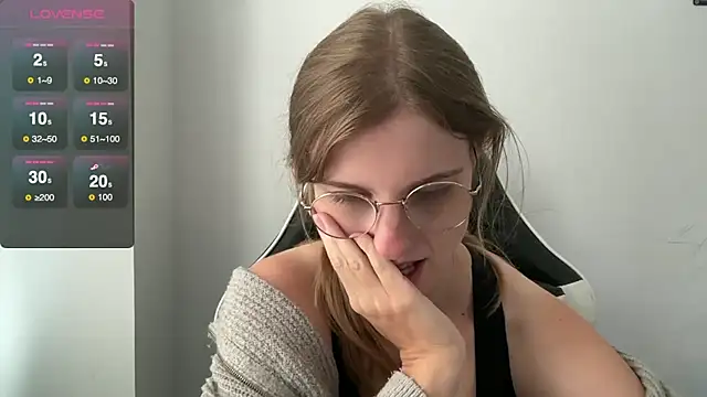 Snapshot of BustyKellyXXX chatting on September 2025 08:51:02 AM BustyKellyXXX online show from September 2025 08:51:02 AM