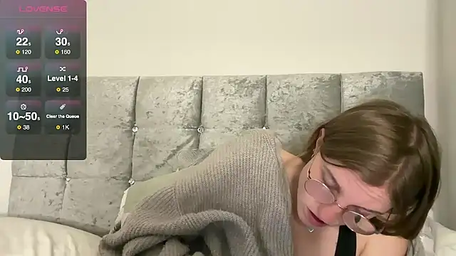 Snapshot of BustyKellyXXX chatting on October 2025 08:51:01 PM BustyKellyXXX online show from October 2025 08:51:01 PM