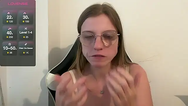 Snapshot of BustyKellyXXX chatting on October 2025 03:23:02 PM BustyKellyXXX online show from October 2025 03:23:02 PM