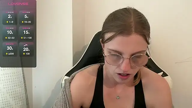 Snapshot of BustyKellyXXX chatting on October 2025 02:19:01 PM BustyKellyXXX online show from October 2025 02:19:01 PM