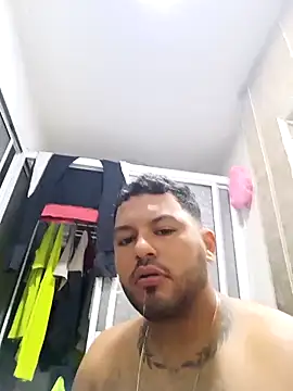 Snapshot of Frank0021 chatting on November 2025 03:52:02 AM Frank0021 online show from November 2025 03:52:02 AM