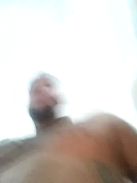 Snapshot of Frank0021 chatting on November 2025 11:36:02 PM Frank0021 online show from November 2025 11:36:02 PM