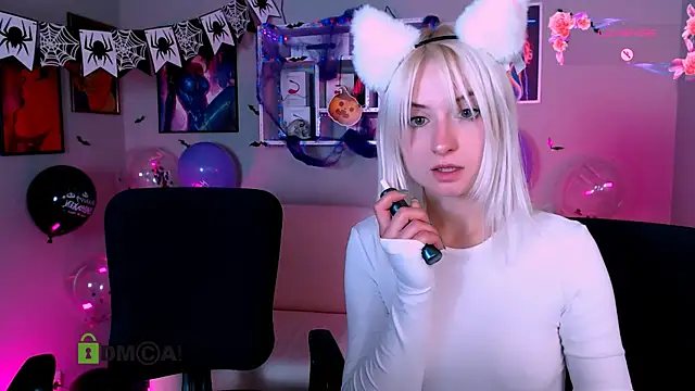 Snapshot of lorraine_carter chatting on October 2025 06:01:01 PM lorraine carter online show from October 2025 06:01:01 PM