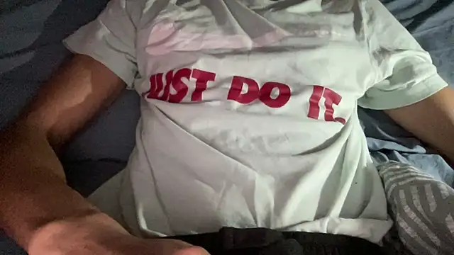 Snapshot of 0xdeexnutz chatting on November 2025 01:02:01 PM 0xdeexnutz online show from November 2025 01:02:01 PM