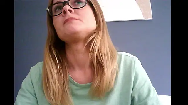 Snapshot of Ginger-bb chatting on September 2025 01:45:02 PM Ginger-bb online show from September 2025 01:45:02 PM