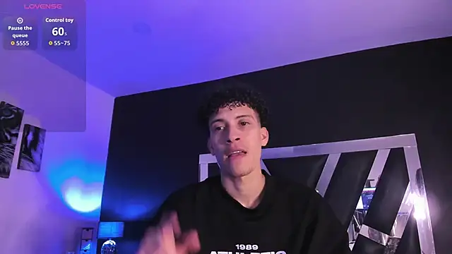 Snapshot of Joe_And_Emma chatting on October 2025 11:34:01 PM Joe And Emma online show from October 2025 11:34:01 PM