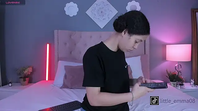 Snapshot of Joe_And_Emma chatting on November 2025 11:04:02 PM Joe And Emma online show from November 2025 11:04:02 PM