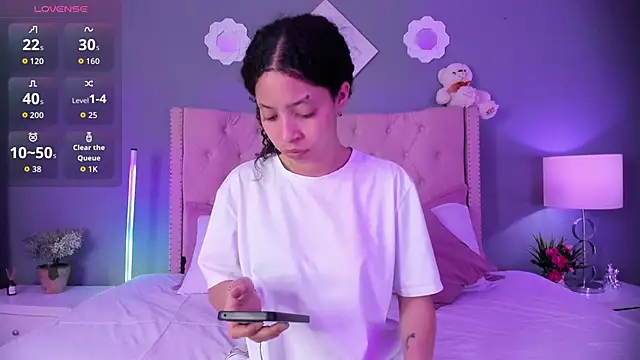 Snapshot of Joe_And_Emma chatting on November 2025 09:04:02 PM Joe And Emma online show from November 2025 09:04:02 PM