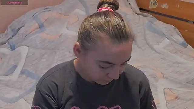 KatyNolann online show from November 2025 10:37:01 AM