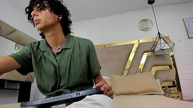 Snapshot of Ibratxandy chatting on November 2025 06:32:01 PM Ibratxandy online show from November 2025 06:32:01 PM