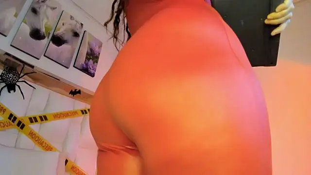 Snapshot of SamanttaMilf chatting on November 2025 10:32:01 PM SamanttaMilf online show from November 2025 10:32:01 PM