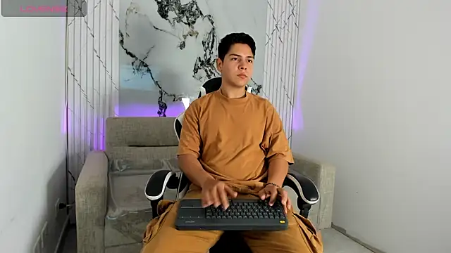 Snapshot of Asta_Black chatting on October 2025 10:32:02 PM Asta Black online show from October 2025 10:32:02 PM