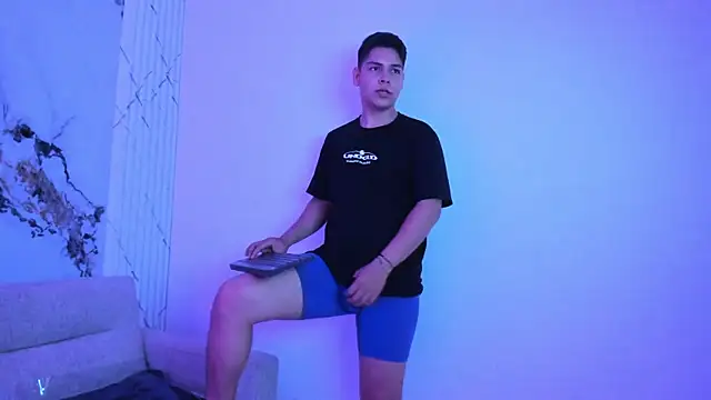 Snapshot of Asta_Black chatting on October 2025 09:50:01 PM Asta Black online show from October 2025 09:50:01 PM