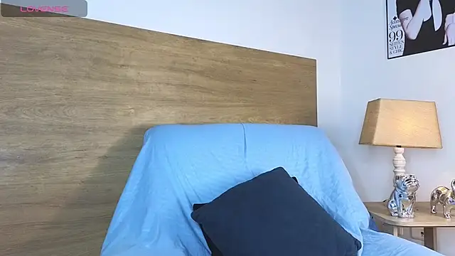 Stiven Benet  online show from October 2025 03:31:02 PM