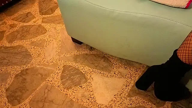 Molly Evens Ky online show from October 2025 01:23:02 PM