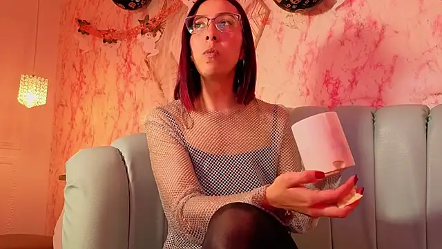 Molly Evens Ky online show from October 2025 04:09:02 PM