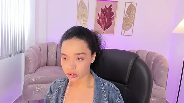 Snapshot of Ayshel_cooperr chatting on October 2025 04:17:01 PM Ayshel cooperr online show from October 2025 04:17:01 PM