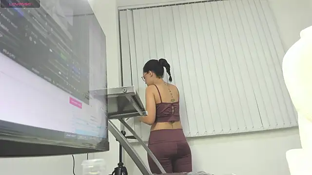 Snapshot of Ayshel_cooperr chatting on October 2025 04:13:01 AM Ayshel cooperr online show from October 2025 04:13:01 AM