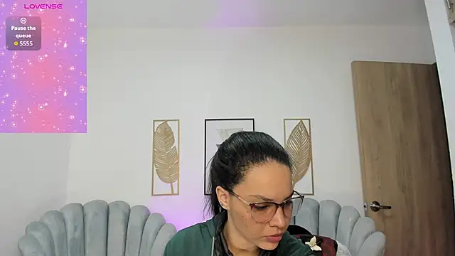 Snapshot of Ayshel_cooperr chatting on October 2025 03:45:02 AM Ayshel cooperr online show from October 2025 03:45:02 AM