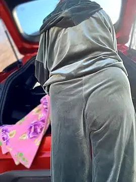 Snapshot of Milena-MilfaXXX chatting on October 2025 06:03:02 AM Milena-MilfaXXX online show from October 2025 06:03:02 AM