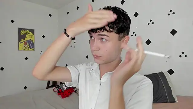 crushnier1 online show from October 2025 05:22:02 PM