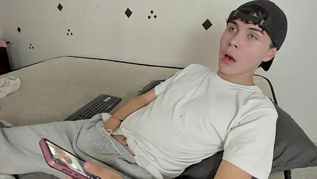 crushnier1 online show from October 2025 08:42:02 PM