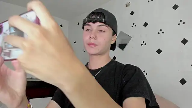 crushnier1 online show from October 2025 05:59:02 PM