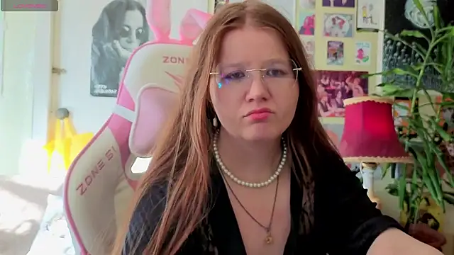 Sienna-Cow online show from October 2025 11:42:02 AM