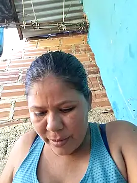 Snapshot of hotmom33 chatting on October 2025 03:18:02 PM hotmom33 online show from October 2025 03:18:02 PM