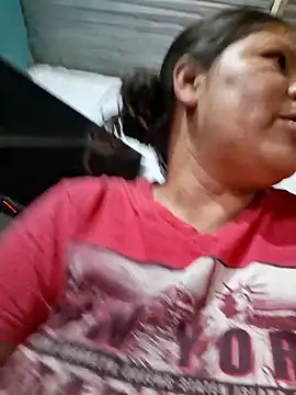 Snapshot of hotmom33 chatting on November 2025 11:10:01 AM hotmom33 online show from November 2025 11:10:01 AM