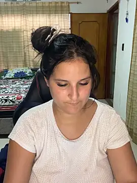 Alina0 online show from October 2025 05:51:02 PM