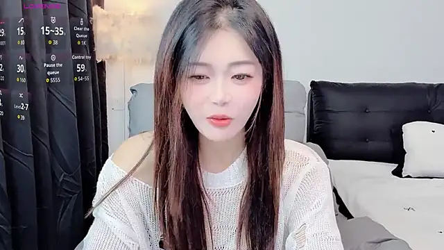 Snapshot of CeeKie chatting on October 2025 04:57:01 AM CeeKie online show from October 2025 04:57:01 AM