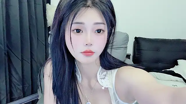 Snapshot of CeeKie chatting on October 2025 05:57:02 AM CeeKie online show from October 2025 05:57:02 AM