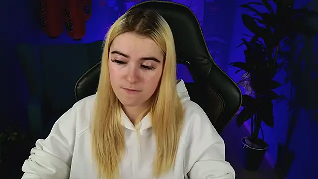 Snapshot of Stef_Nicks chatting on October 2025 09:19:02 AM Stef Nicks online show from October 2025 09:19:02 AM