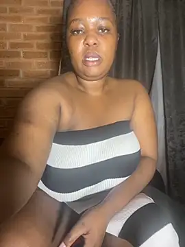 Snapshot of SEXYBOOBS21D chatting on October 2025 01:47:01 AM SEXYBOOBS21D online show from October 2025 01:47:01 AM