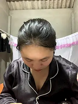 Snapshot of NhuFox chatting on September 2025 01:05:01 PM NhuFox online show from September 2025 01:05:01 PM