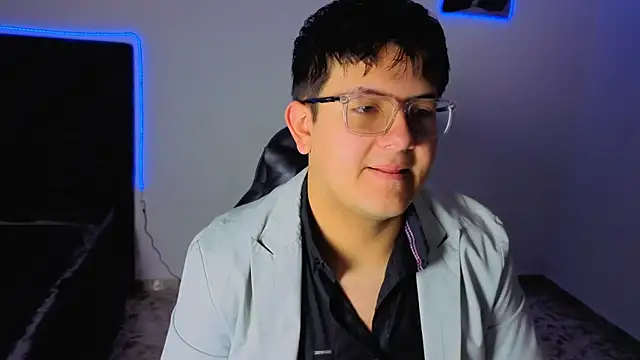 Snapshot of Ryan_Doretti chatting on November 2025 12:36:02 PM Ryan Doretti online show from November 2025 12:36:02 PM