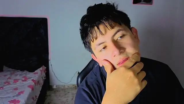 Snapshot of Ryan_Doretti chatting on November 2025 12:59:01 PM Ryan Doretti online show from November 2025 12:59:01 PM