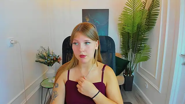 SaraMayki online show from September 2025 12:28:02 PM