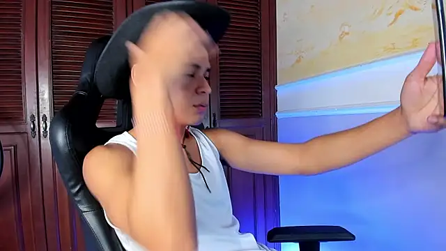 Snapshot of edy_play chatting on October 2025 03:40:01 AM edy play online show from October 2025 03:40:01 AM