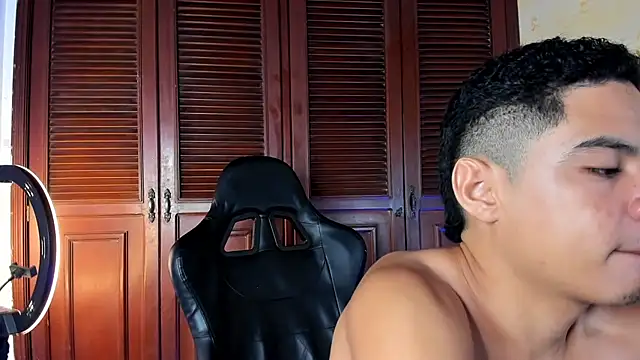 Snapshot of edy_play chatting on October 2025 05:08:02 AM edy play online show from October 2025 05:08:02 AM