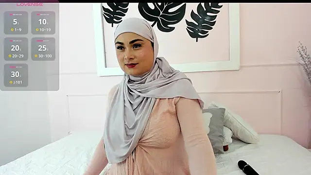 azaharaaa  online show from September 2025 11:44:01 AM