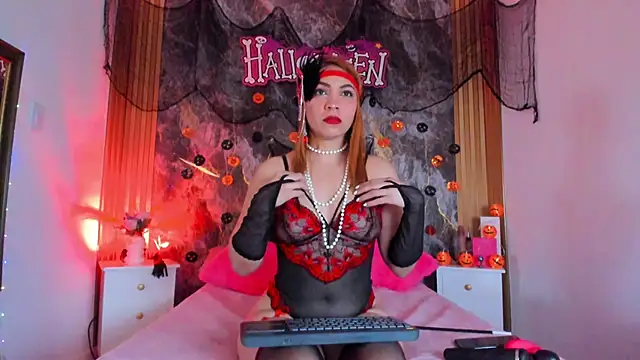 Snapshot of MIIRANDAHOT chatting on October 2025 01:45:02 PM MIIRANDAHOT online show from October 2025 01:45:02 PM