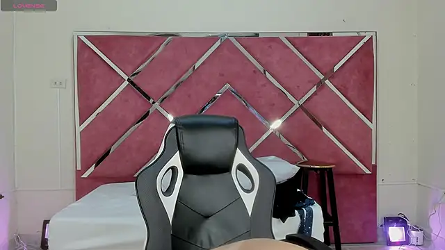 KikaDuque online show from September 2025 07:08:01 PM