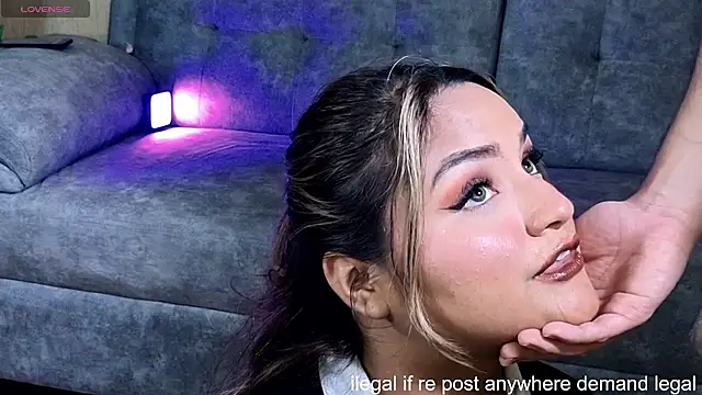 laurale phillipe online show from October 2025 08:50:02 PM