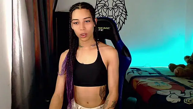 Snapshot of Sweet-Cris chatting on November 2025 03:00:02 PM Sweet-Cris online show from November 2025 03:00:02 PM