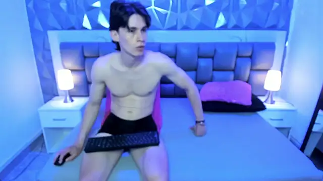 CloeyMiller online show from October 2025 05:15:02 PM