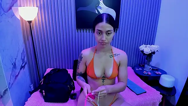 CloeyMiller online show from November 2025 02:39:02 PM